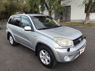2004 Toyota RAV4 II (XA20) Рестайлинг, серебристый, 740000 рублей, вид 1