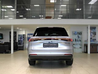 2026 Geely EX5 Гибрид EM-R, серебристый, 3814990 рублей, вид 4