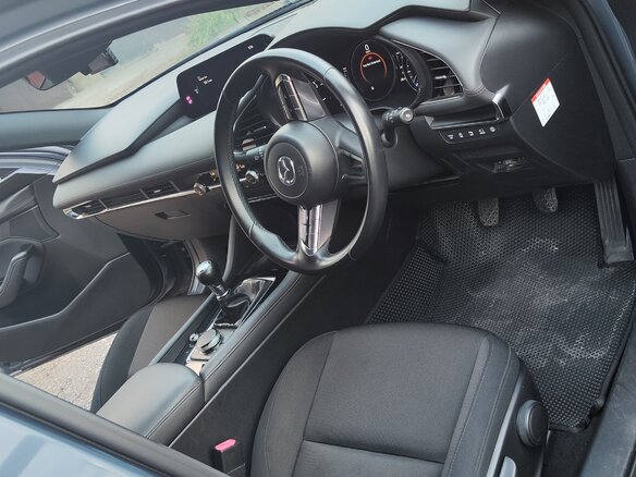 2020 Mazda 3 IV (BP), серый, 1500000 рублей - вид 2