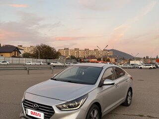 2017 Hyundai Solaris II, серебристый, 1300000 рублей, вид 3