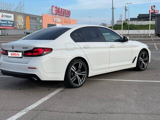 2020 BMW 5 серии 520i VII (G30/G31/G38) Рестайлинг, белый, 4100000 рублей, вид 5