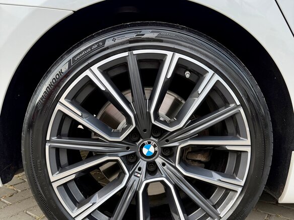 2021 BMW 7 серии Long 740Li xDrive VI (G11/G12) Рестайлинг, белый, 8900000 рублей - вид 15