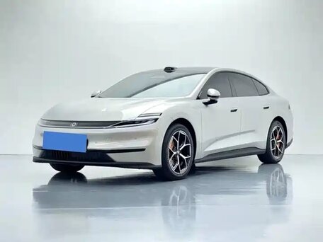 2026 Changan Qiyuan A06 51.48 kWh, серебристый, 2500000 рублей, вид 1