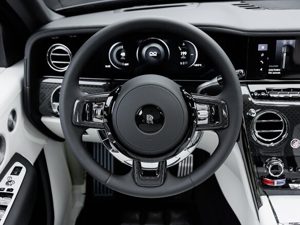 2026 Rolls-Royce Cullinan Black Badge I Рестайлинг (Series II), чёрный, 73670000 рублей - вид 15