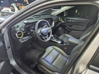 2025 Chevrolet Trax II, серебристый, 1700000 рублей, вид 5