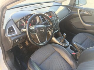 2014 Opel Astra J Рестайлинг, белый, 700000 рублей, вид 5