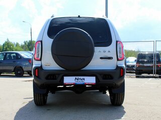 2026 Lada (ВАЗ) Niva Travel I Рестайлинг, белый, 1621900 рублей, вид 3