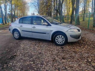 2006 Renault Megane II Рестайлинг, серебристый, 280000 рублей, вид 3