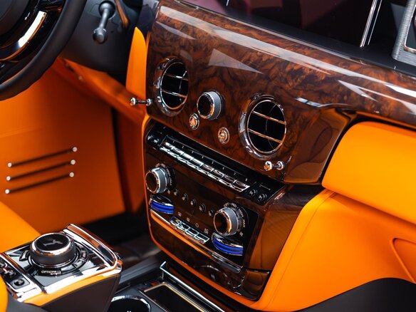 2023 Rolls-Royce Phantom Extended VIII Рестайлинг (Series II), серебристый, 50000000 рублей - вид 28