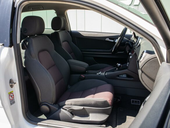 2011 Audi A3 II (8P) Рестайлинг 2, белый - вид 7
