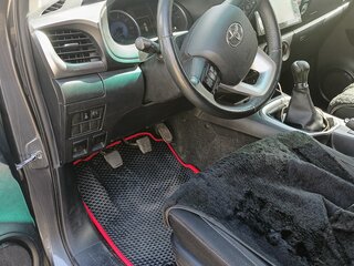 2015 Toyota Hilux VIII, серый, 2500000 рублей, вид 3
