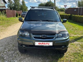 2018 Chevrolet Niva I Рестайлинг, зелёный, 750000 рублей, вид 1