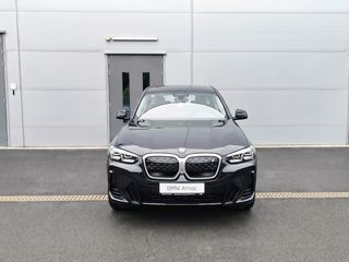 2025 BMW iX3 I (G08) Рестайлинг, чёрный, 6390000 рублей, вид 4