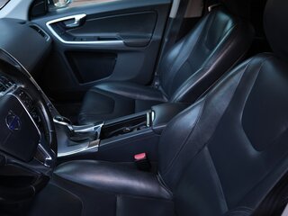 2017 Volvo XC60 I Рестайлинг, белый, 2950000 рублей, вид 5