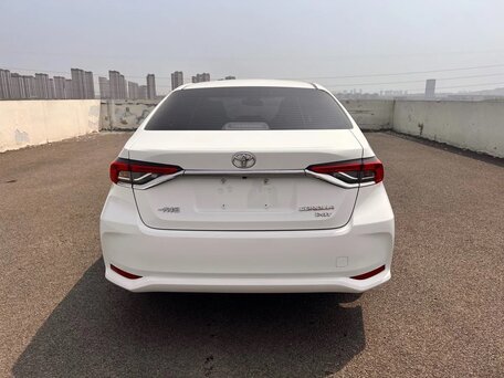 2022 Toyota Corolla XII (E210), белый, 1800000 рублей, вид 5