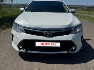 2016 Toyota Camry VII (XV50) Рестайлинг, белый, 2000000 рублей, вид 3