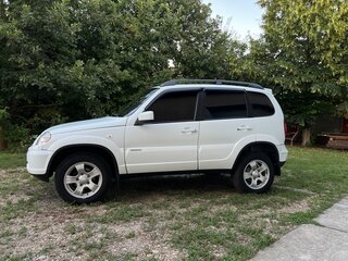 2012 Chevrolet Niva I Рестайлинг, белый, 650000 рублей, вид 4