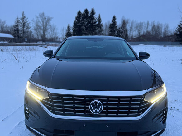 2023 Volkswagen Passat B8 Рестайлинг, чёрный, 1800000 рублей - вид 1