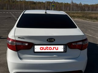 2014 Kia Rio 5-speed III, белый, 720000 рублей, вид 3