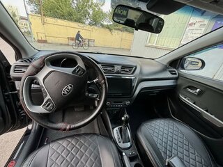 2016 Kia Rio III Рестайлинг, чёрный, 850000 рублей, вид 5