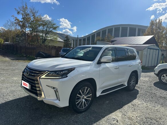 2017 Lexus LX 450d III Рестайлинг 2, белый, 7300000 рублей