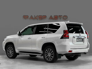 2018 Toyota Land Cruiser Prado 150 Series Рестайлинг 2, белый, 3700000 рублей, вид 4