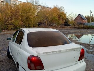 2001 Toyota Platz, белый, 195000 рублей, вид 5