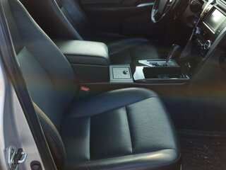 2014 Toyota Camry VII (XV50), серебристый, 1700000 рублей, вид 4