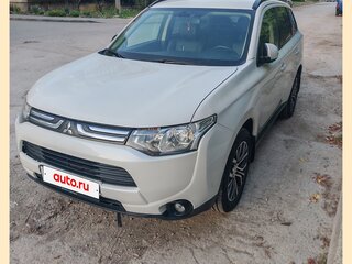 2013 Mitsubishi Outlander III, белый, 1400000 рублей, вид 1