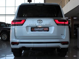 2026 Toyota Land Cruiser 300 Series, белый, 15835000 рублей, вид 5