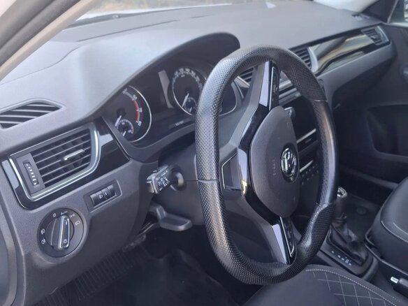 2019 Skoda Rapid I Рестайлинг, белый, 1560000 рублей - вид 6