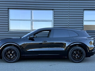2026 Porsche Cayenne Electric IV, чёрный, 22270000 рублей, вид 3