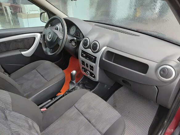 2011 Renault Logan I Рестайлинг, красный, 349000 рублей - вид 10