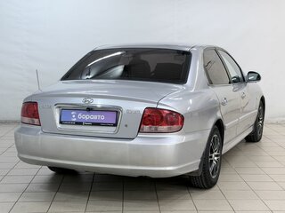 2007 Hyundai Sonata ТагАЗ IV (EF) Рестайлинг, серебристый, 449000 рублей, вид 4