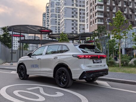 2026 Volkswagen Tiguan L Pro III (China Market), серый, 4700000 рублей, вид 2