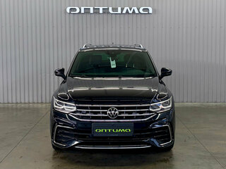 2021 Volkswagen Tiguan II Рестайлинг, чёрный, 3497000 рублей, вид 2