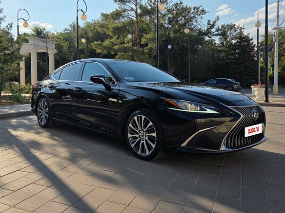 2020 Lexus ES 250 VII, чёрный, 4500000 рублей - вид 2