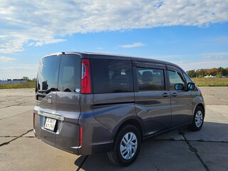 2018 Honda Stepwgn V Рестайлинг, серый, 1950000 рублей, вид 5