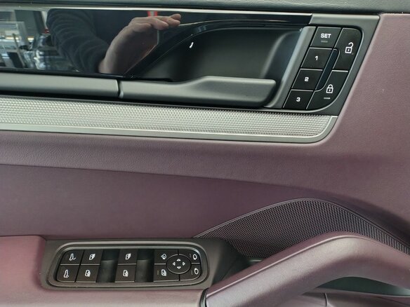 2024 Porsche Cayenne Coupé III Рестайлинг, серый, 14990000 рублей - вид 8