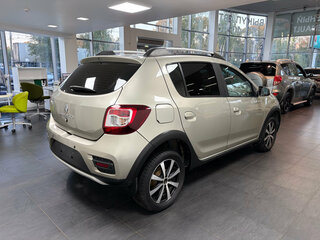 2018 Renault Sandero Stepway II, бежевый, 928000 рублей, вид 4