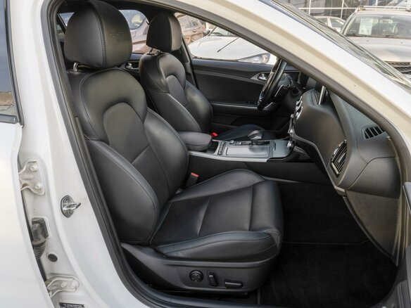 2019 Kia Stinger I, белый, 2569000 рублей - вид 9