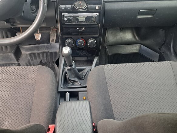 2013 Lada (ВАЗ) Priora I Рестайлинг, белый, 340000 рублей - вид 8