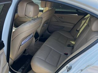 2013 BMW 5 серии 520i VI (F10/F11/F07), белый, 1390000 рублей, вид 3