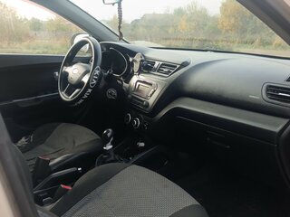 2012 Kia Rio 5-speed III, бежевый, 600000 рублей, вид 5