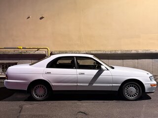 1992 Toyota Crown IX (S140), белый, 650000 рублей, вид 4
