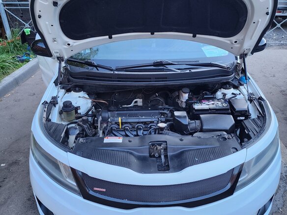 2012 Kia Rio 5-speed III, белый, 810000 рублей - вид 16