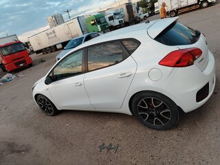 2015 Kia Ceed II Рестайлинг, белый, 950000 рублей, вид 5