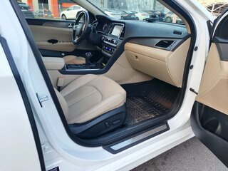 2019 Hyundai Sonata VII (LF) Рестайлинг, белый, 2150000 рублей, вид 5