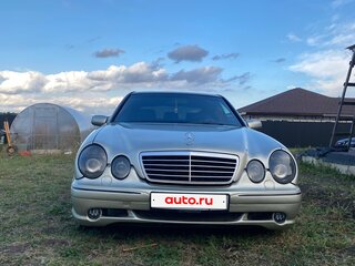 2000 Mercedes-Benz E-Класс 200 II (W210, S210) Рестайлинг, серебристый, 550000 рублей, вид 1