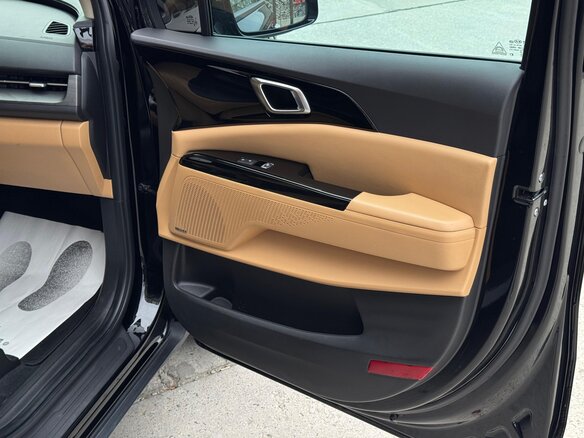 2020 Kia Carnival IV, чёрный, 3300000 рублей - вид 6